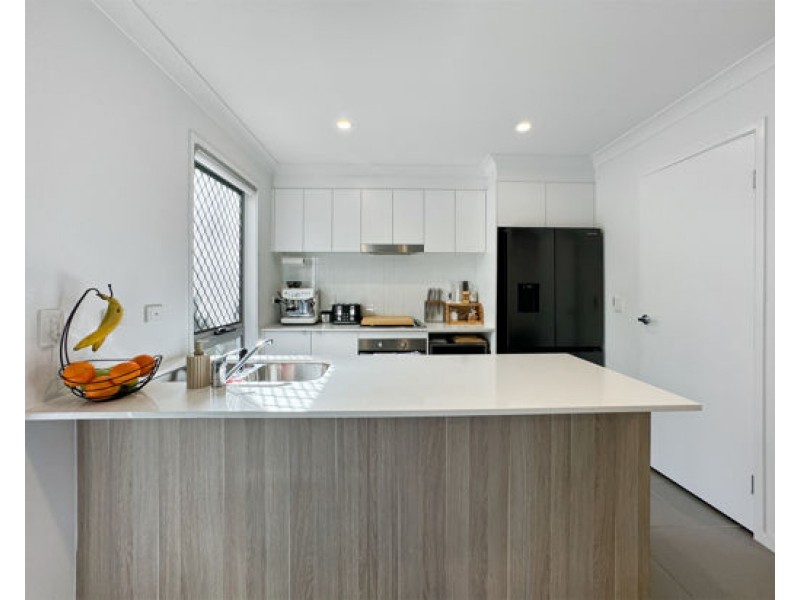 2/15 Mayfair Street, Doolandella QLD 4077