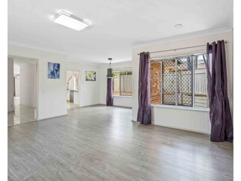 42 CLEVELAND PLACE, Stretton QLD 4116