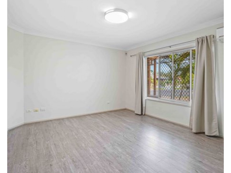 42 CLEVELAND PLACE, Stretton QLD 4116