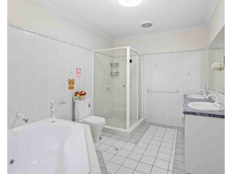 42 CLEVELAND PLACE, Stretton QLD 4116