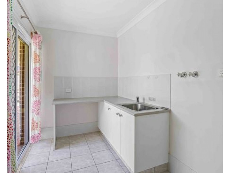 42 CLEVELAND PLACE, Stretton QLD 4116