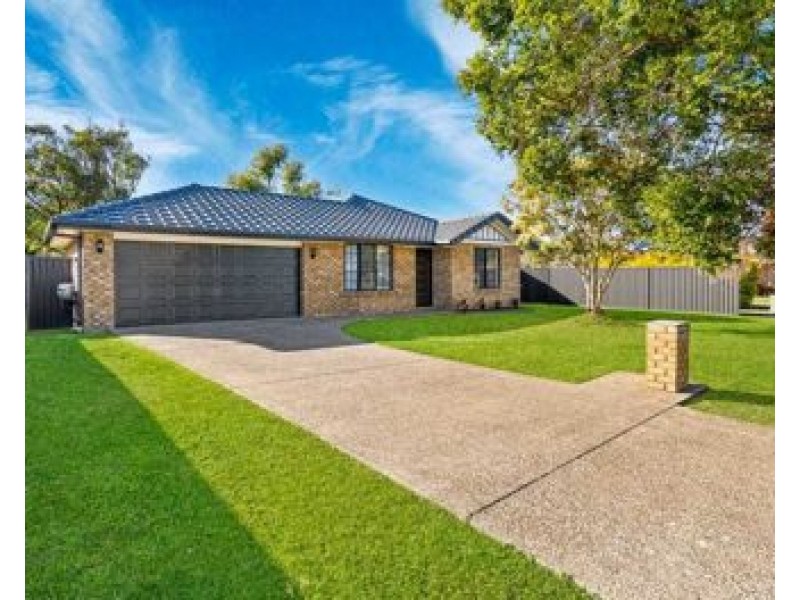 13 BLUEASH CRESCENT, Oxenford QLD 4210