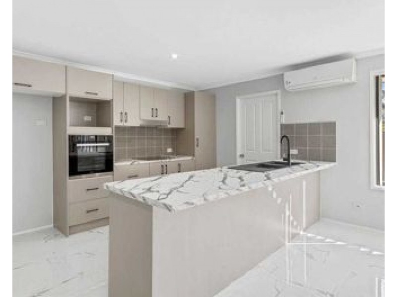 13 BLUEASH CRESCENT, Oxenford QLD 4210