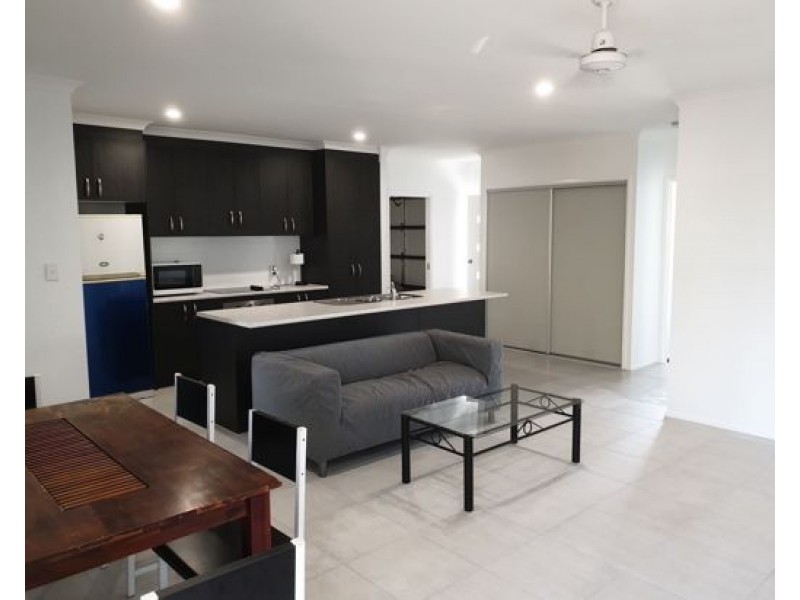 75 DANNIELLE CIRCUIT, Lawnton QLD 4501