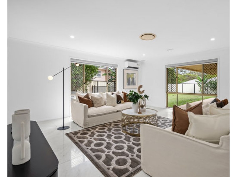 33 Scrub Road, Carindale QLD 4152