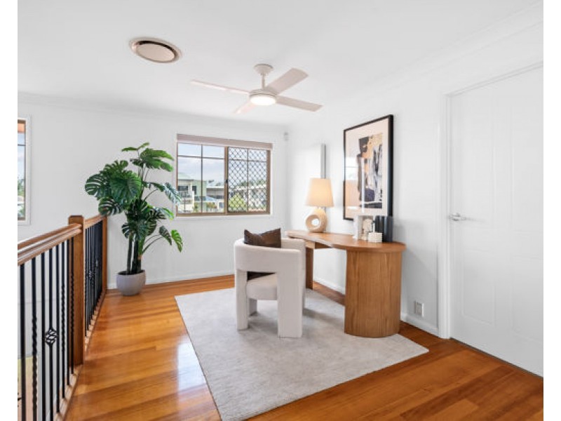 33 Scrub Road, Carindale QLD 4152