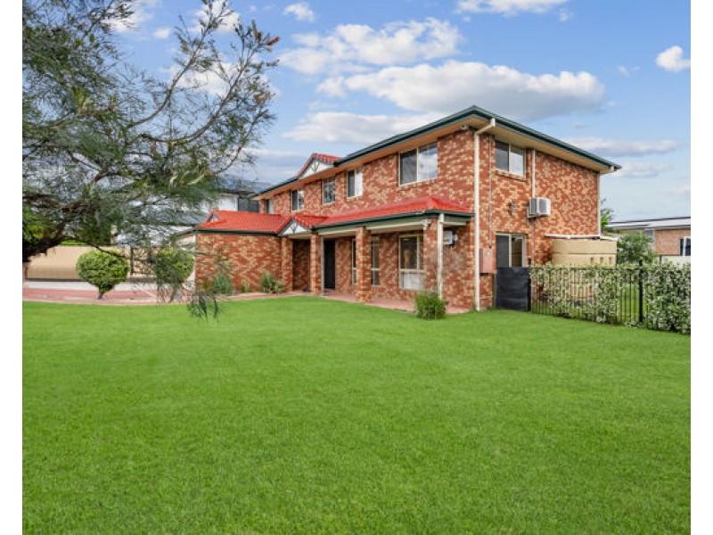 33 Scrub Road, Carindale QLD 4152