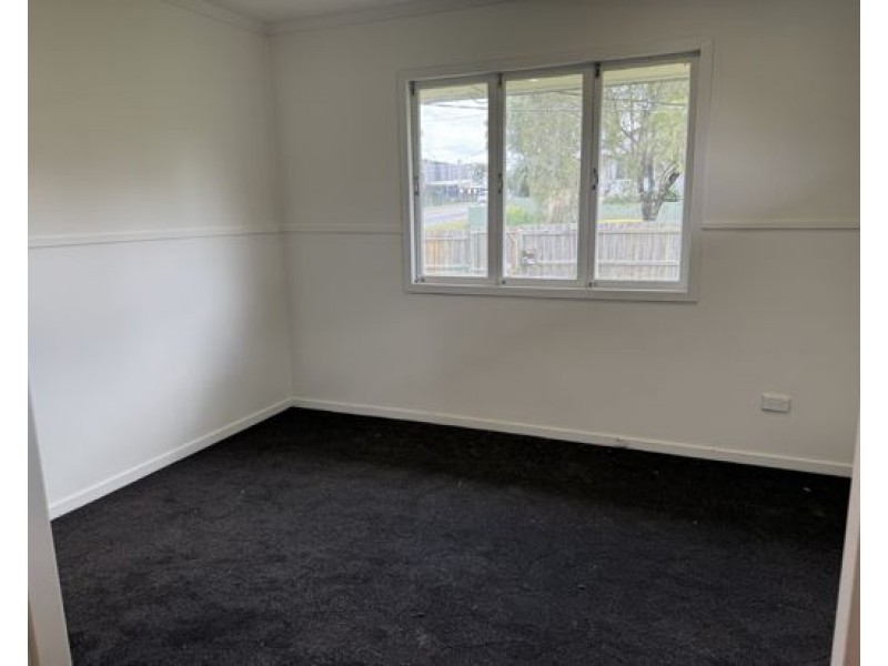 1 Skyline Drive, Kingston QLD 4114