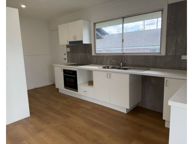 1 Skyline Drive, Kingston QLD 4114