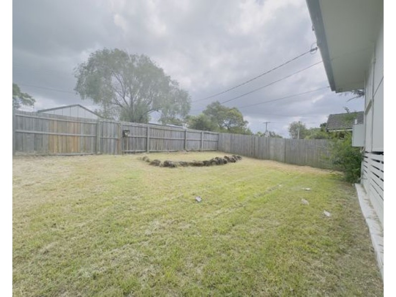 1 Skyline Drive, Kingston QLD 4114