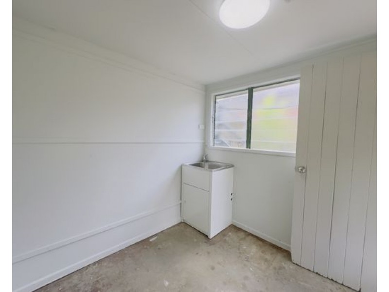 1 Skyline Drive, Kingston QLD 4114