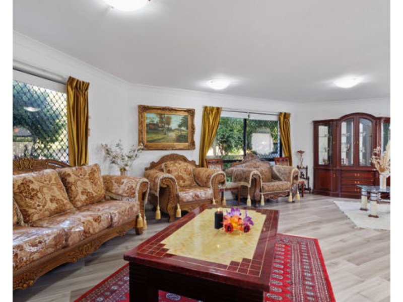 202 Lancaster Circuit, Stretton QLD 4116