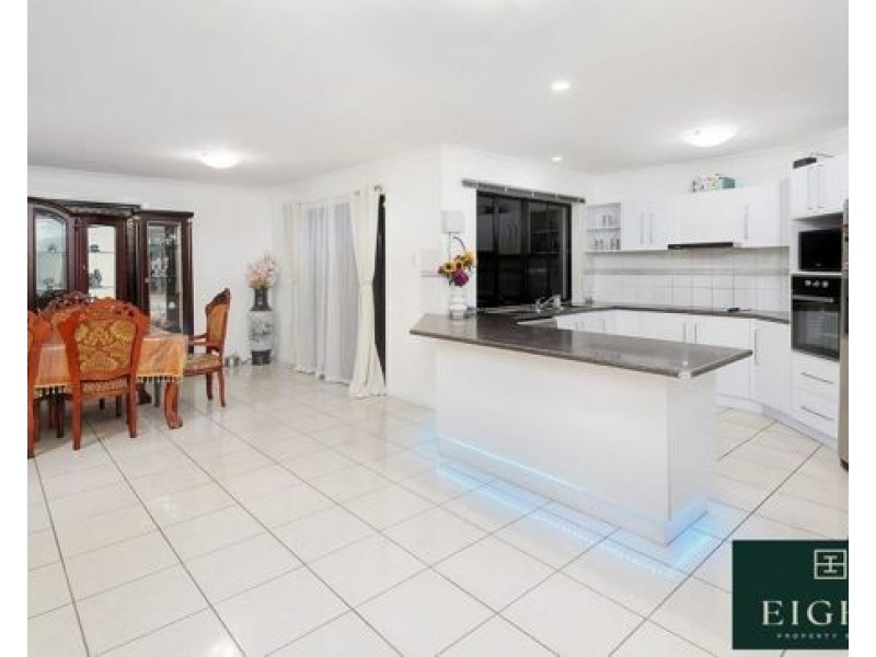 202 Lancaster Circuit, Stretton QLD 4116