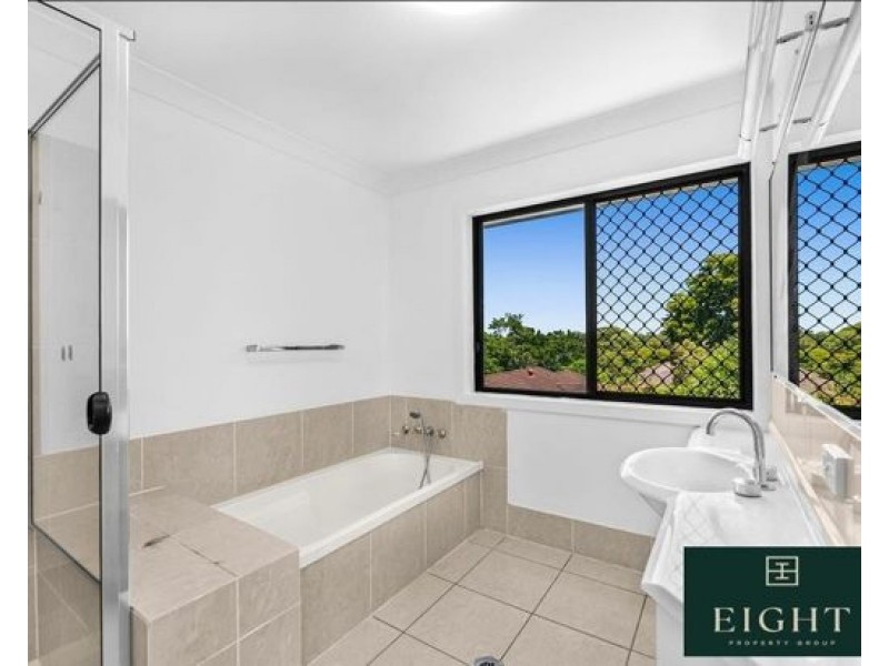 202 Lancaster Circuit, Stretton QLD 4116