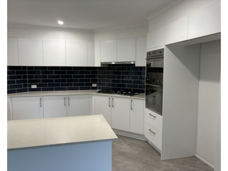 7 Clifton Cres, Durack QLD 4077