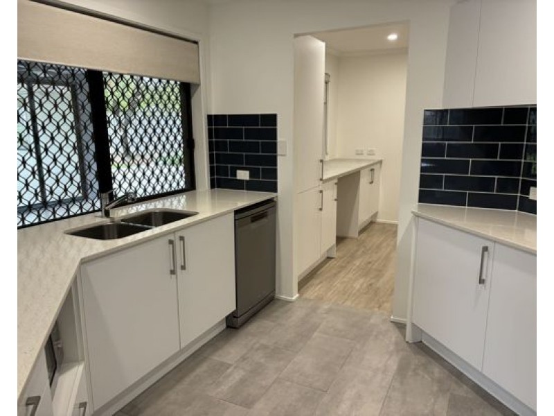 7 Clifton Cres, Durack QLD 4077