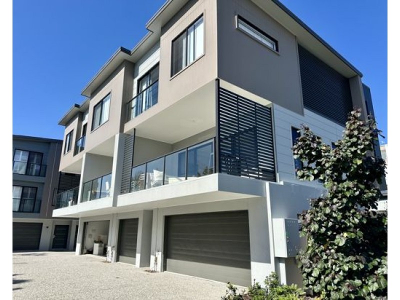 1/81 Minnie Street, Southport QLD 4215