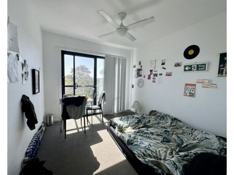 1/81 Minnie Street, Southport QLD 4215