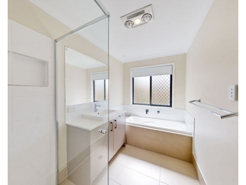 47 Parkland Dr, Springfield Lakes QLD 4300