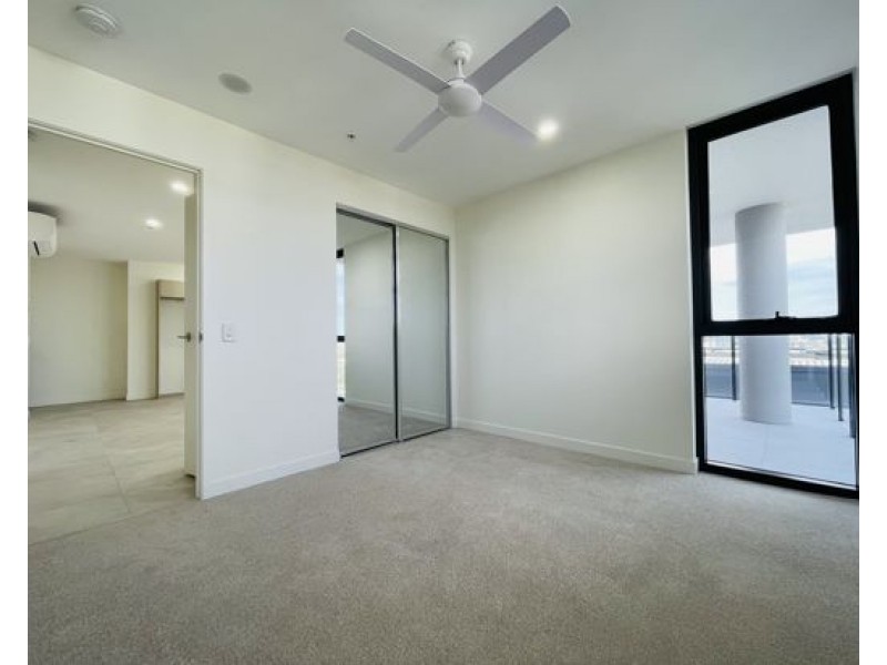 1007/21 Carl St, Woolloongabba QLD 4102
