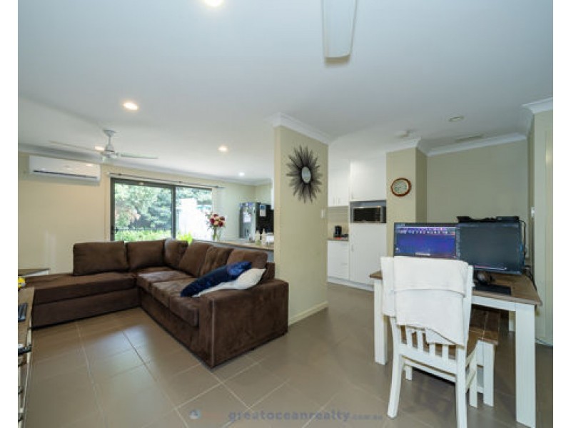 3/8 Seashell Avenue, Coomera QLD 4209