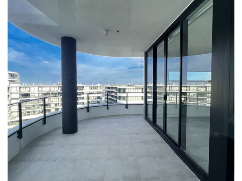 1809/8 SICKLE AVENUE, Hope Island QLD 4212