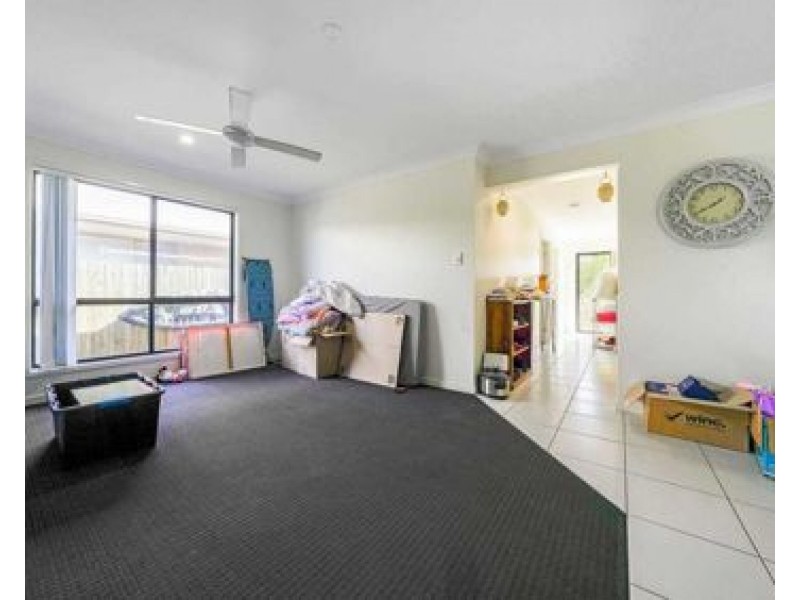 13 Hazel Street, Pimpama QLD 4209