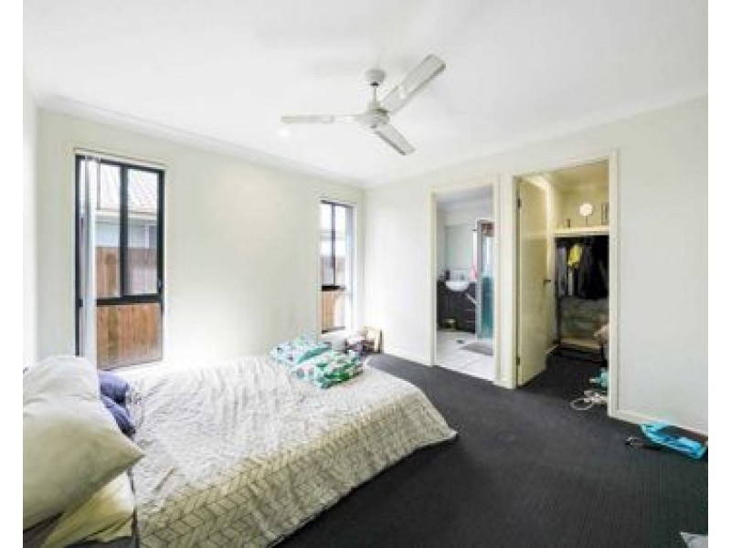 13 Hazel Street, Pimpama QLD 4209