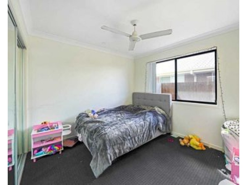 13 Hazel Street, Pimpama QLD 4209