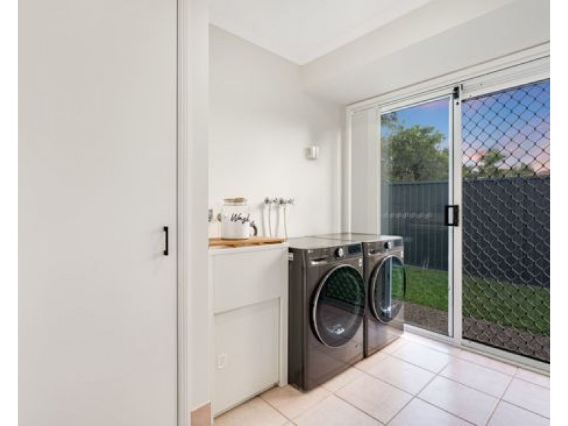 41 COOTHARABA DRIVE, Helensvale QLD 4212