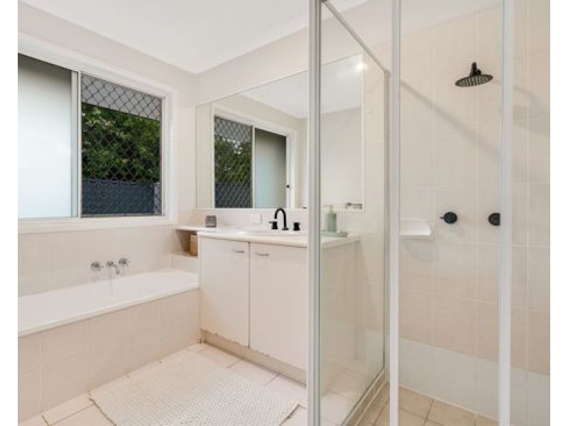 41 COOTHARABA DRIVE, Helensvale QLD 4212