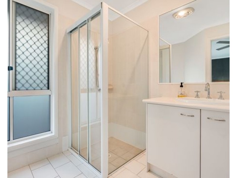 41 COOTHARABA DRIVE, Helensvale QLD 4212