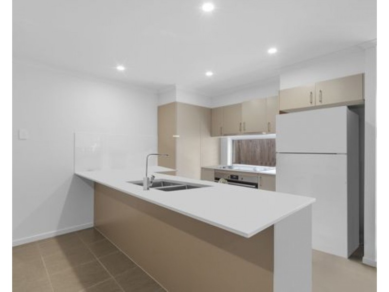 3 Suffolk Place, Pallara QLD 4110