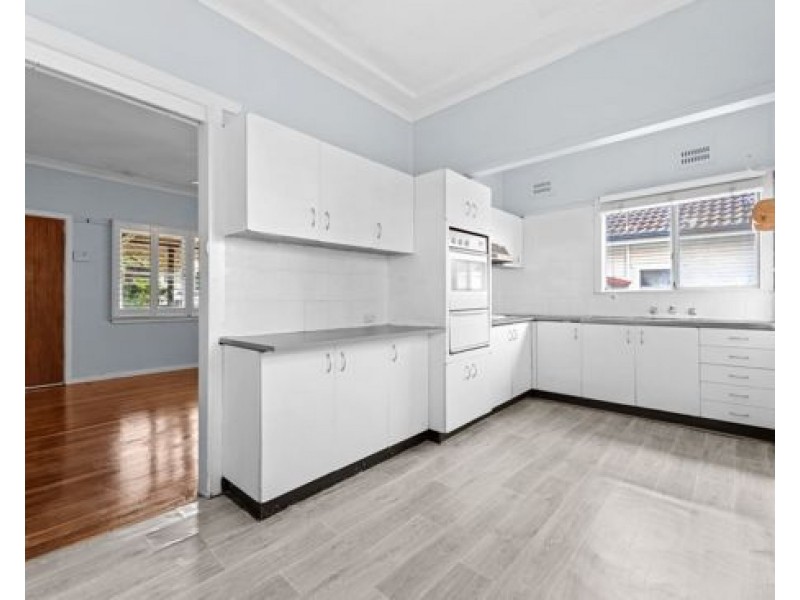 5 Dina Beth Ave, Blacktown NSW 2148