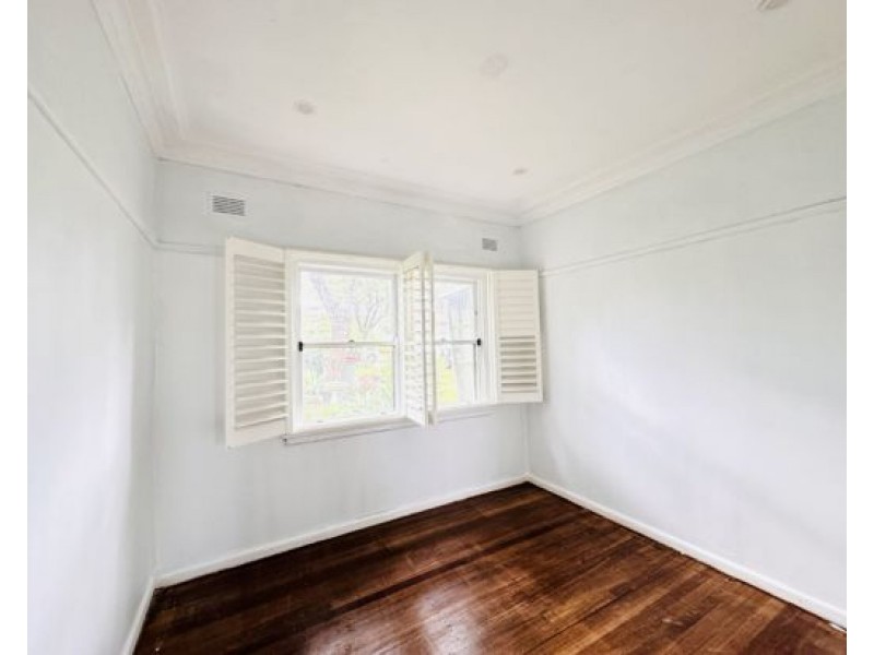 5 Dina Beth Ave, Blacktown NSW 2148