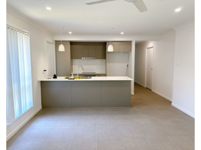 17 KESTREL RD,, Park Ridge QLD 4125