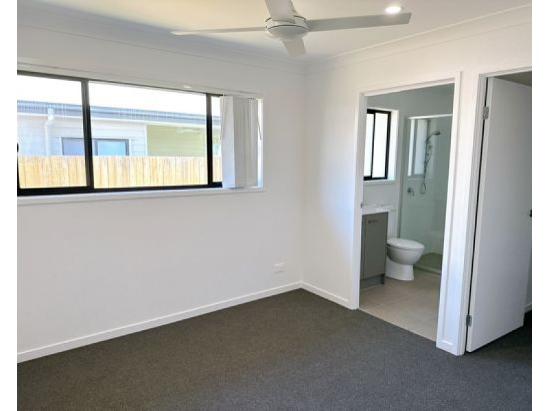 17 KESTREL RD,, Park Ridge QLD 4125