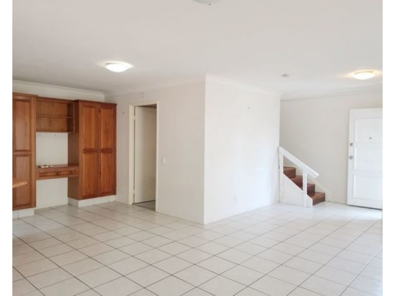 33/35 Killarney Avenue, Robina QLD 4226