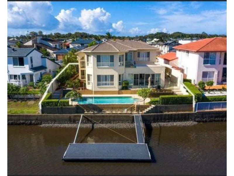 129 Pebble Beach Drive, Runaway Bay QLD 4216