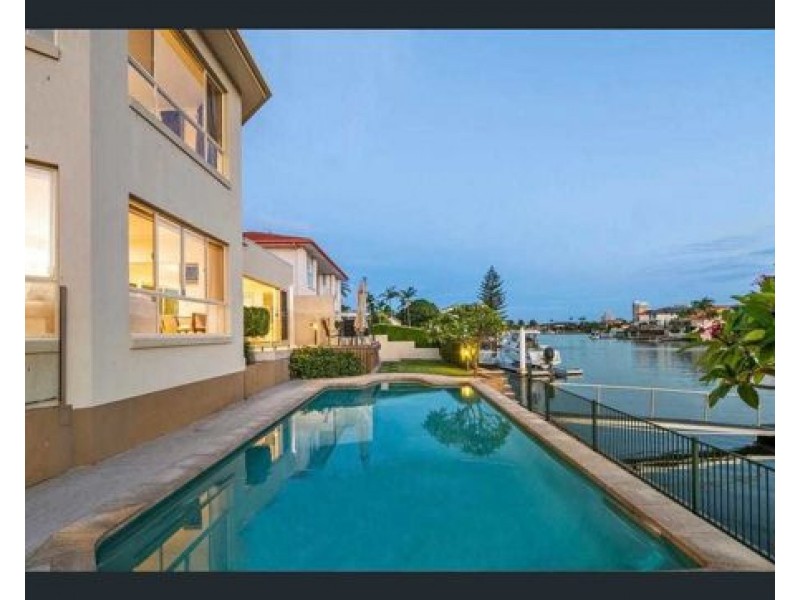 129 Pebble Beach Drive, Runaway Bay QLD 4216
