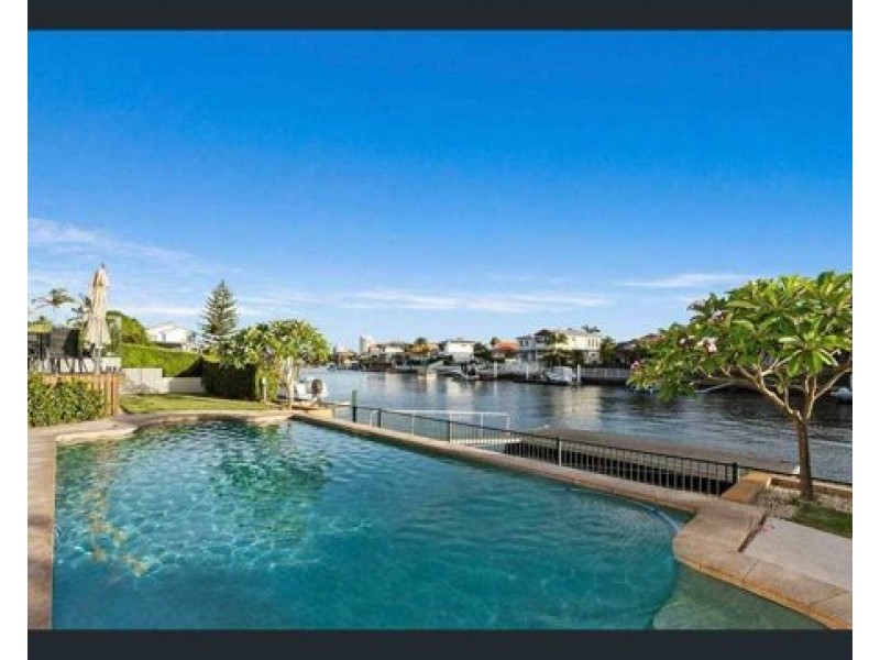 129 Pebble Beach Drive, Runaway Bay QLD 4216