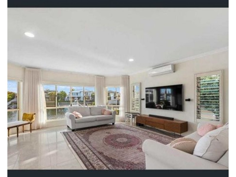 129 Pebble Beach Drive, Runaway Bay QLD 4216