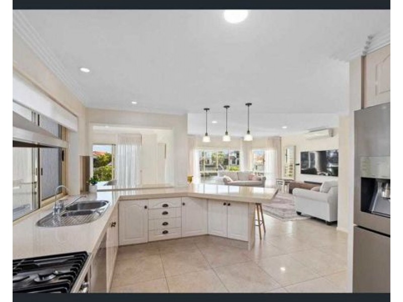 129 Pebble Beach Drive, Runaway Bay QLD 4216