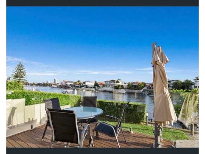 129 Pebble Beach Drive, Runaway Bay QLD 4216