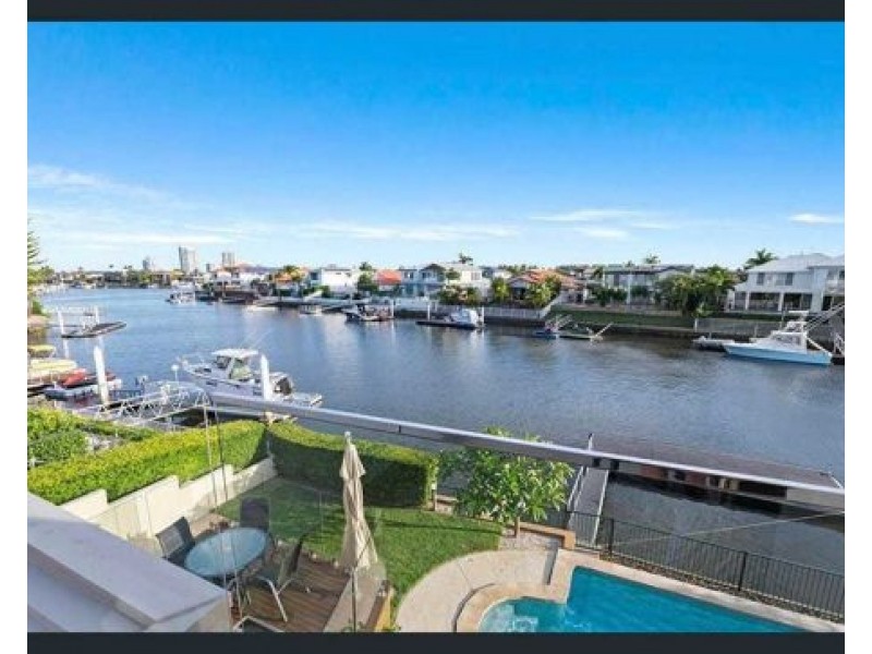 129 Pebble Beach Drive, Runaway Bay QLD 4216