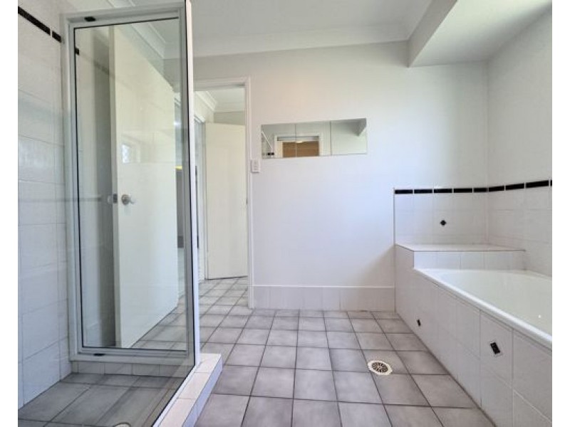 6 Dimmity Court, Marsden QLD 4132