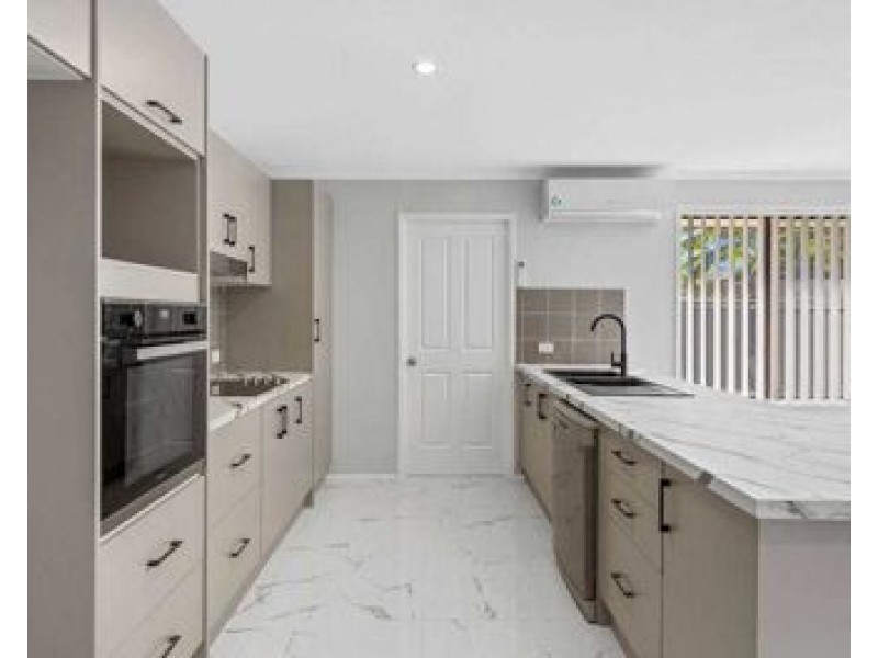 13 BLUEASH CRESCENT, Oxenford QLD 4210