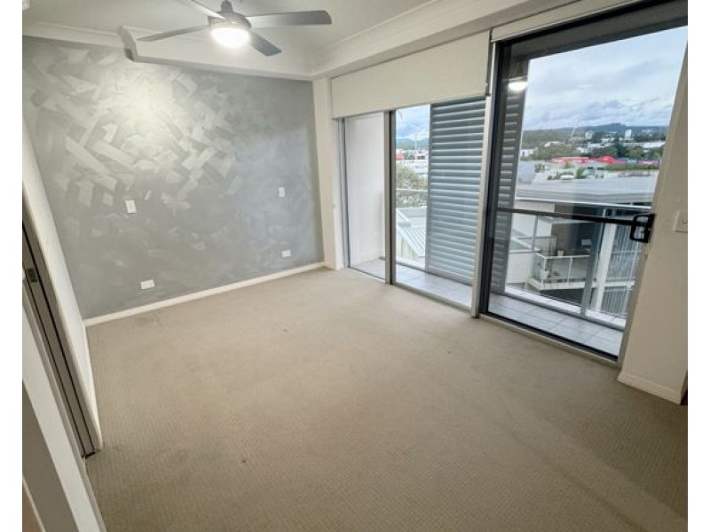 4305/12-14 Executive Dr,, Burleigh Waters QLD 4220