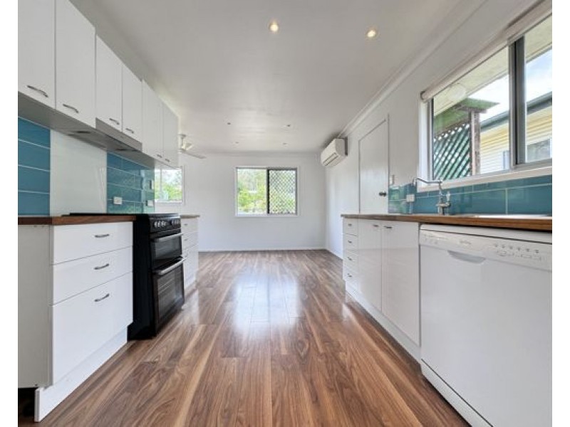 64 High Street, Blackstone QLD 4304