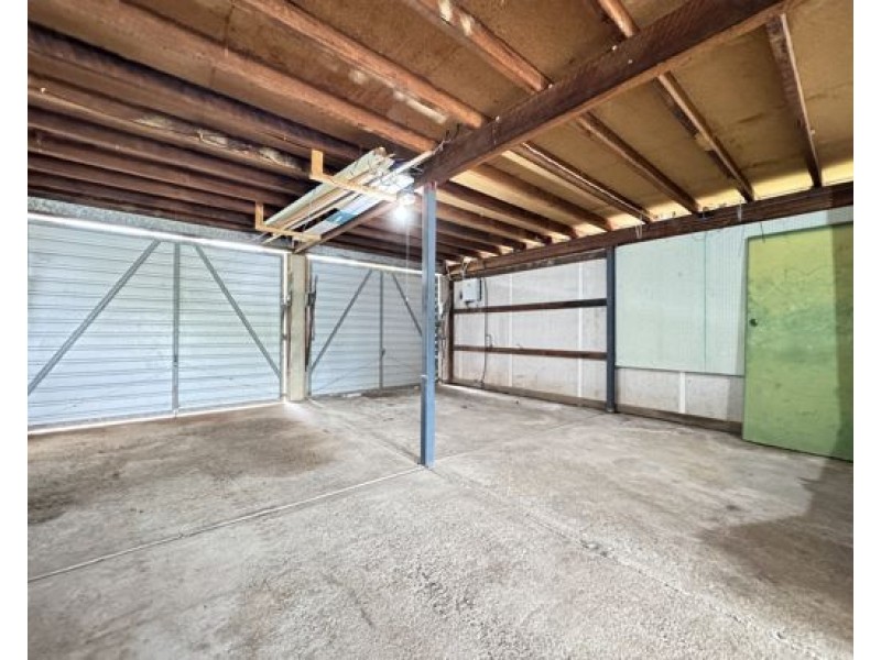 64 High Street, Blackstone QLD 4304